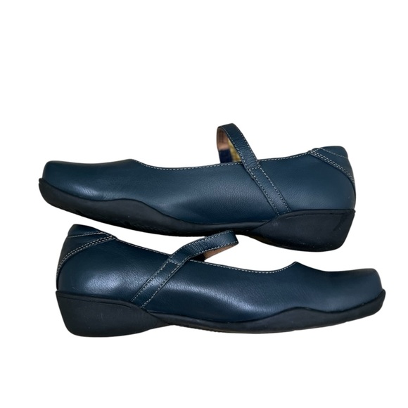 Taos Footwear Blue Mary Jane Shoes - Picture 3 of 8